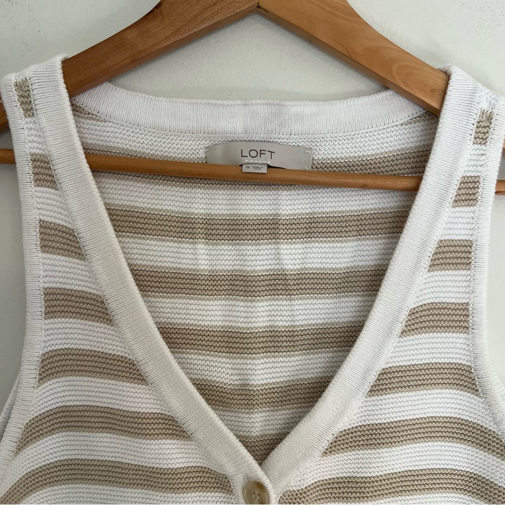 Loft Women’s White and Beige Striped Sweater Button Vest Tank Top Size Medium - Picture 7 of 7